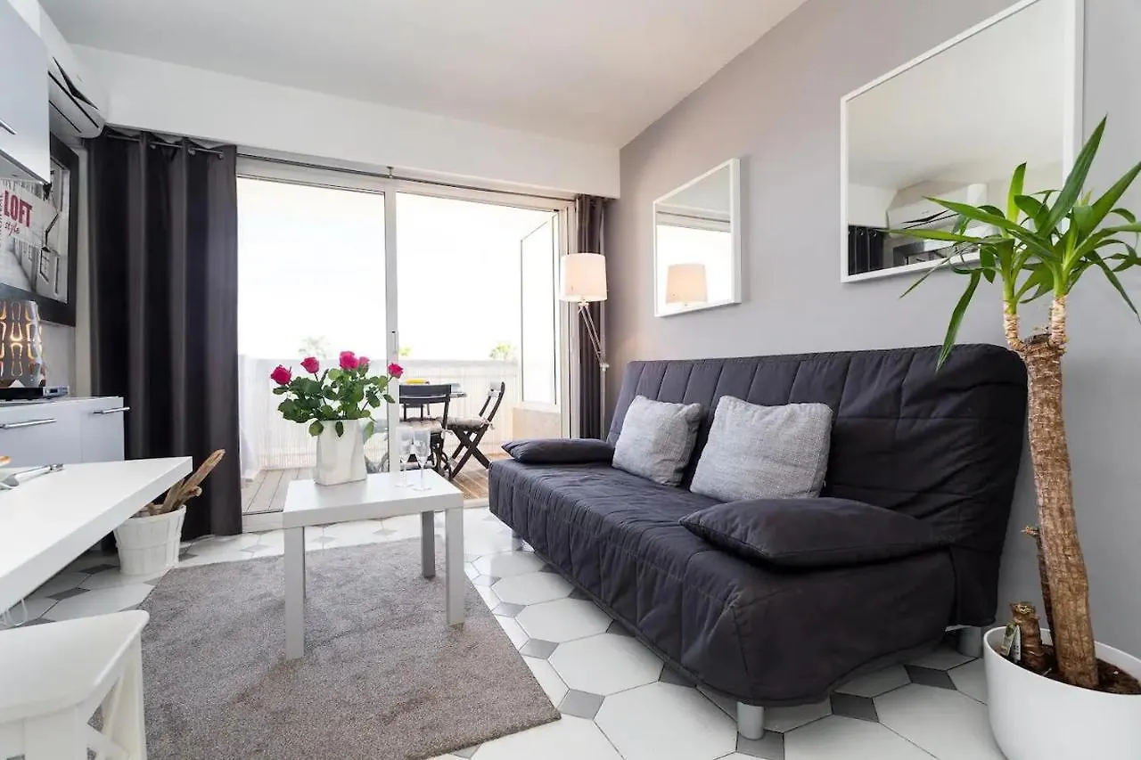 Modern Studio Apt W/Balcony/Port Views/Nr Old Town Antibes
