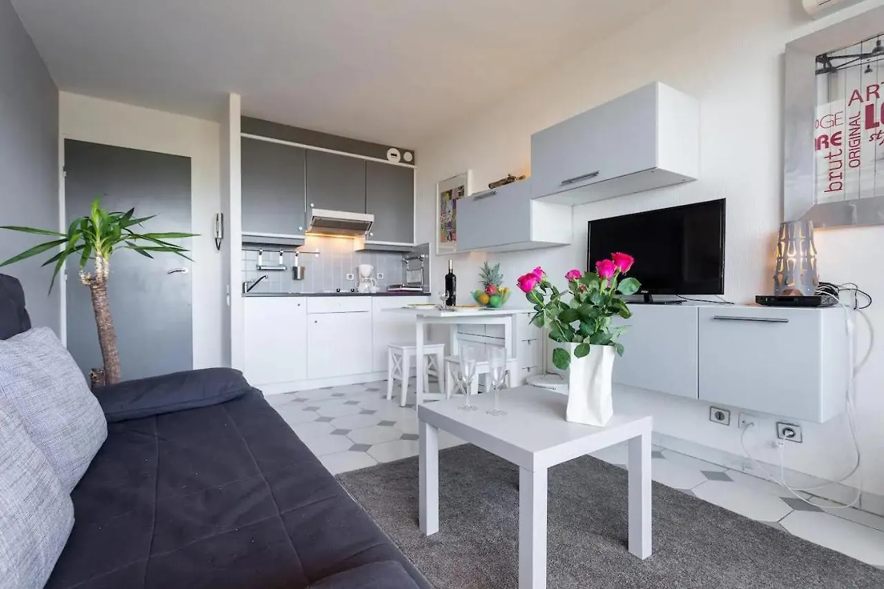 Apartment Modern Studio Apt W/Balcony/Port Views/Nr Old Town Antibes